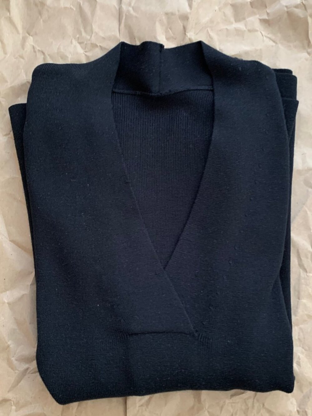BLACK SILK, NYLON, SPANDEX SWEATER SIZE LARGE